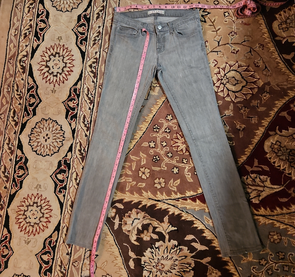 Gray Skinny Jeans with Sleek Fit